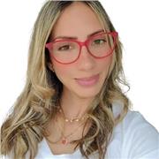 profesora de Ciencias sociales imparte clases a niños, jóvenes y adultos de ciencias sociales